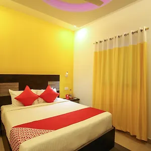 https://oyo-10152-rail-view-residency-railway-building.hotels-alappuzha.com